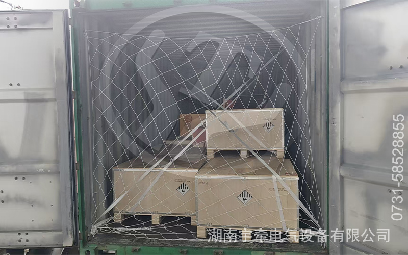 2.5噸鋰電蓄電池電機(jī)車出口海外 4.jpg